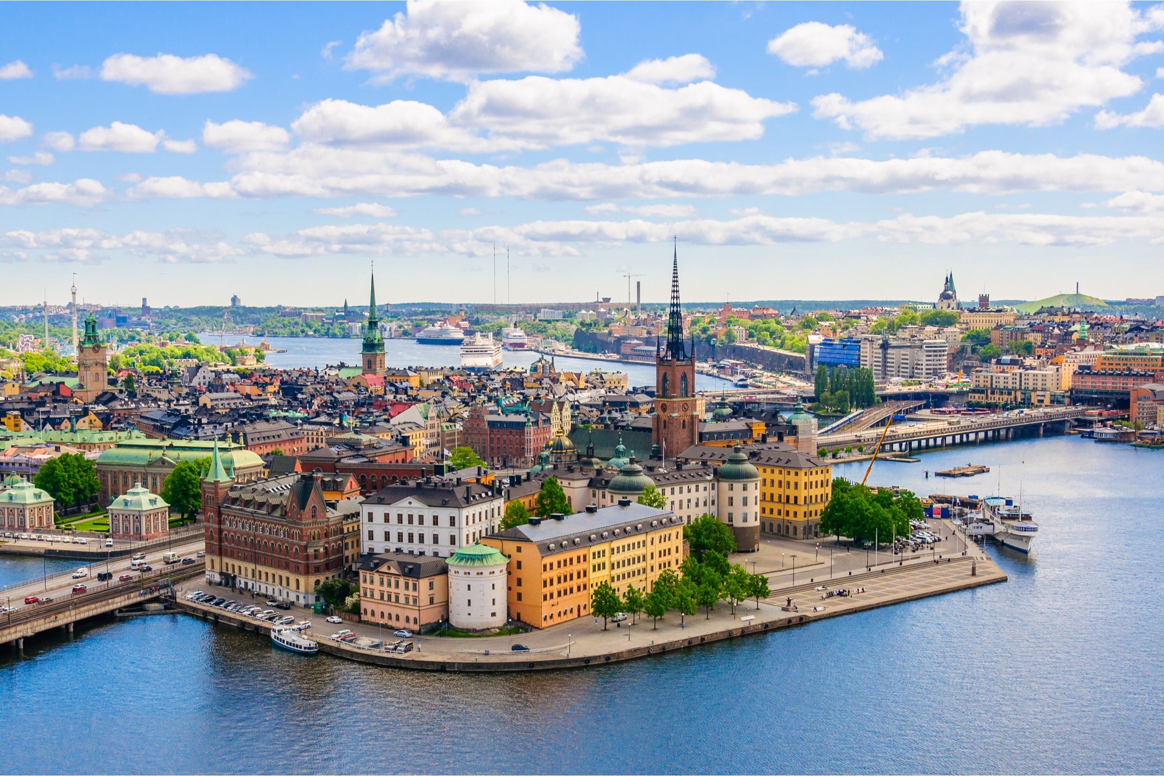 Blick über Stockholm: Gamla Stan und die Inseln im Wasser